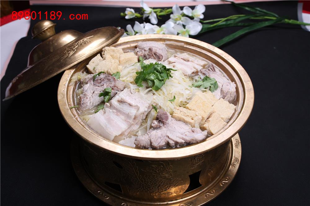 脊骨炖酸菜
